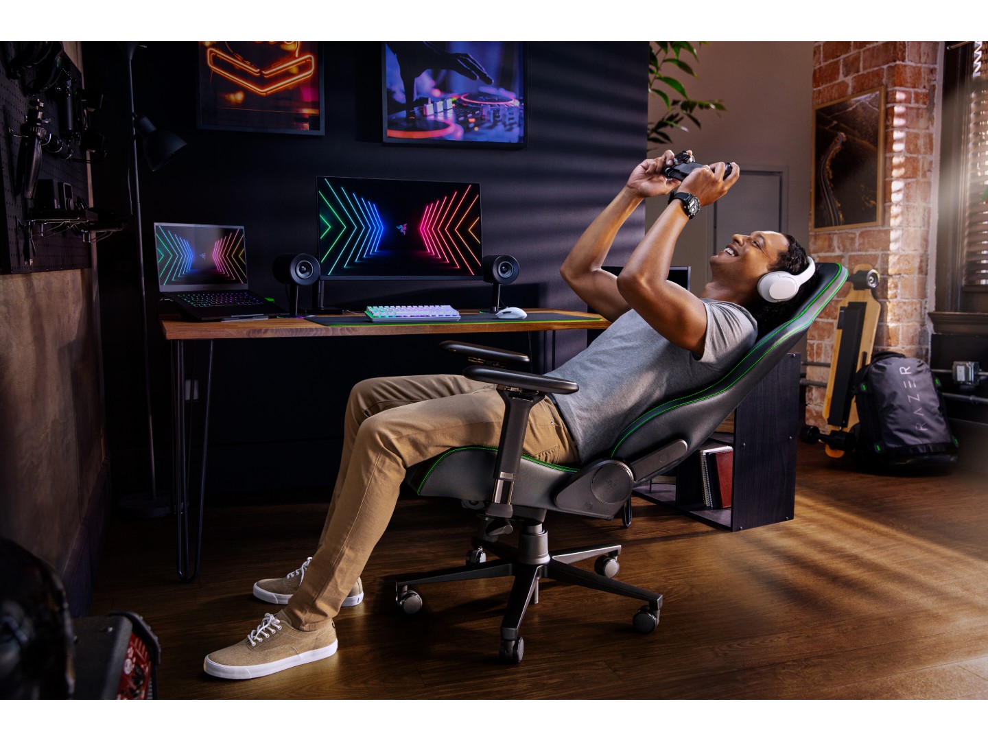 Крісло для геймерів Razer Enki (RZ38-03720300-R3G1) Black — фото 8